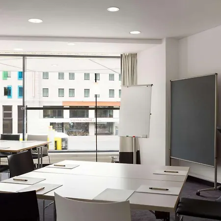 Vienna House Easy by Wyndham Berlin Friedrichshain-3