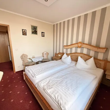 Landhotel Burgenblick-2