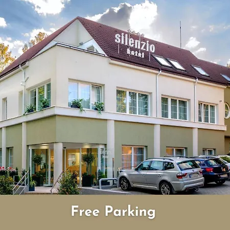 Hotel Silenzio-3
