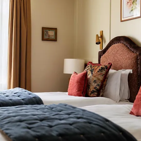 Coach & Horses Hotel-3