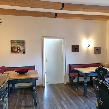 Hilleprandt - Adults Only-3