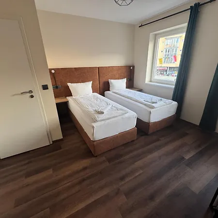 Hotel Capitol Zentrum - 24h --3