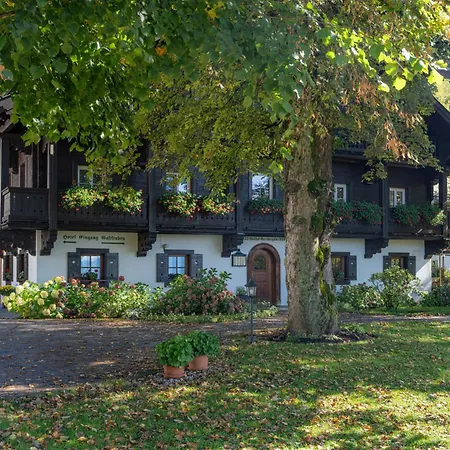 Romantik Hotel Die Gersberg Alm über Salzburg mit Outdoorpool-3