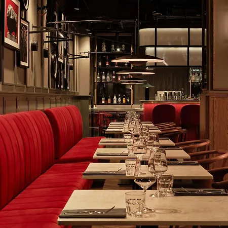 Radisson Red Hotel & Radisson Red Apartments, Krakow-2