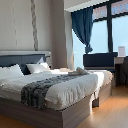 Mooncity Hotel & Boardinghouse-3