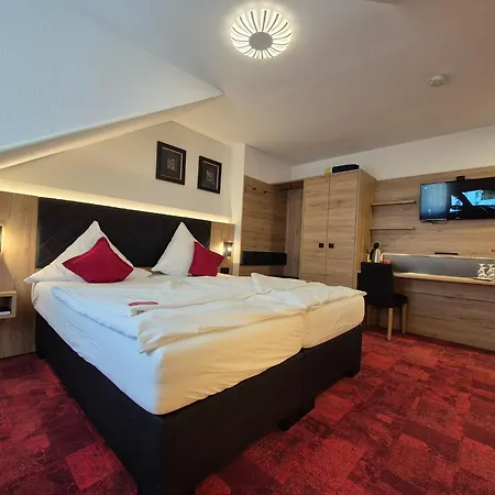 Hotel St. Georg Garni-2