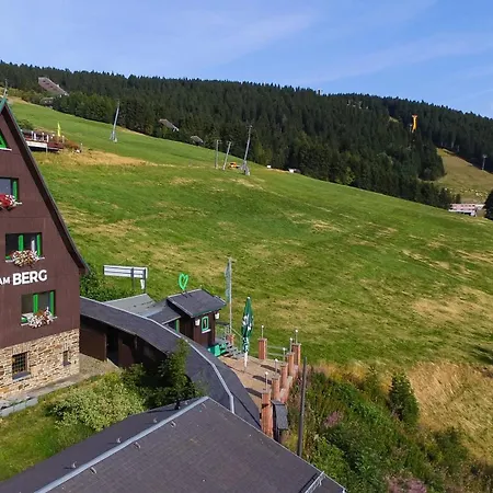 Haus am Berg - Pension direkt am Skihang-2