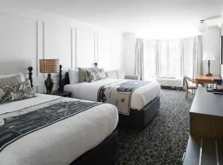 Cow Hollow Inn And Suites-3