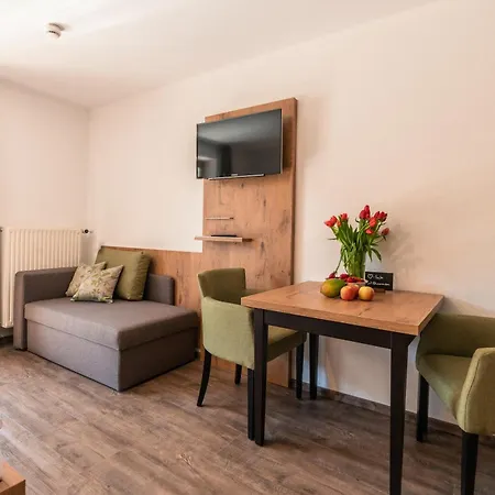 Gäste- und Apartmenthaus Wiesholler-2