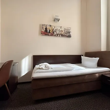 Upper Room Hotel Kurfürstendamm-3