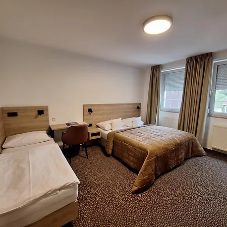 Hotel Avion-3