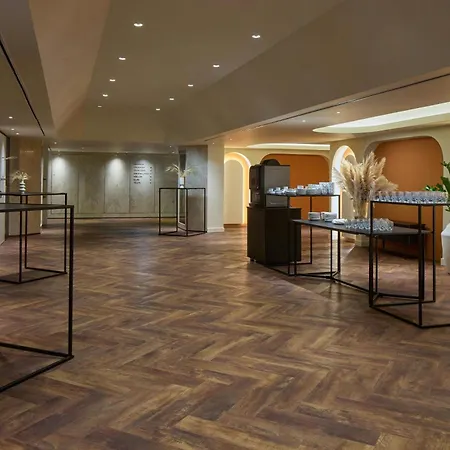 Cardo Roma, Autograph Collection-3