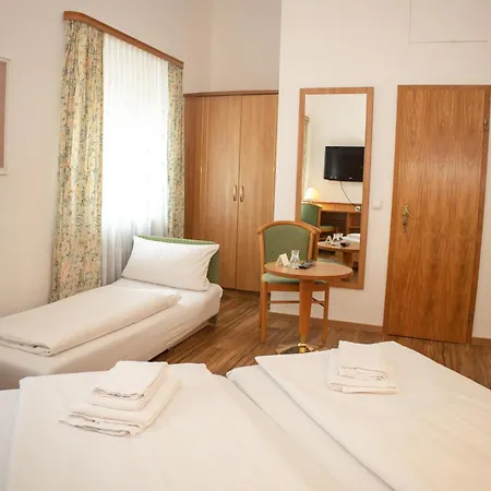 Hotel Moeve Garni-2