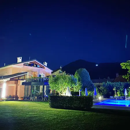 Villa Costantina With Heated Pool-3