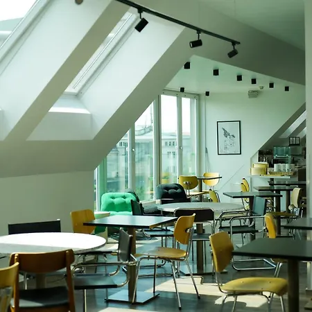 Design & Budget Hotel Wien Schoenbrunn-3