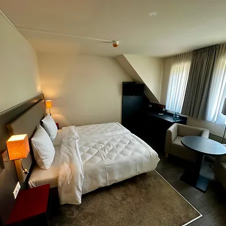 Central Hotel-3