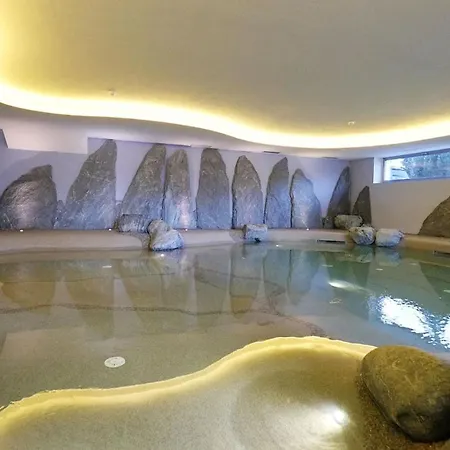 Alexander Charme Hotel-3