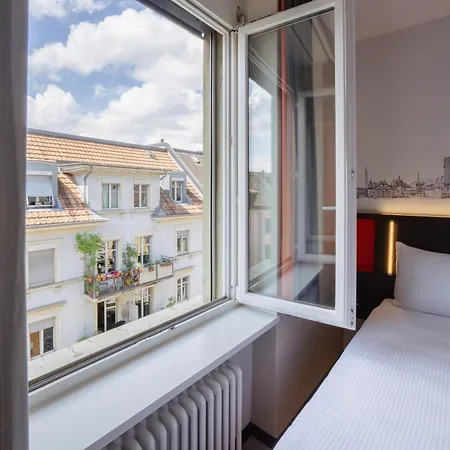 easyHotel Zürich City Main Station-3