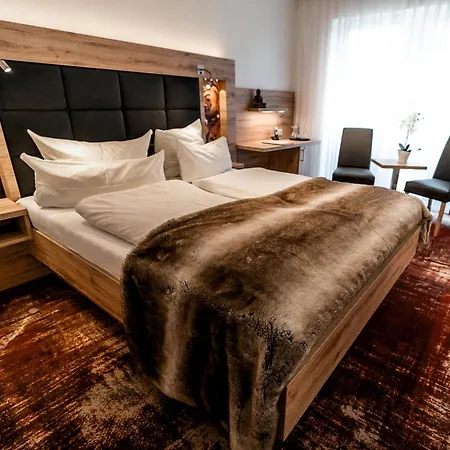 Wellness&Ayurveda Hotel Am Eichenberg-3