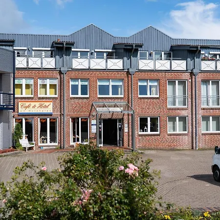 Hotel am Holzhafen-3