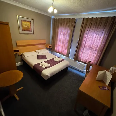 Newham Hotel-3
