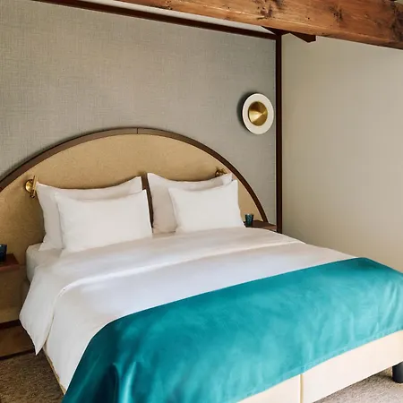 Vista Lakefront Boutique Hotel-3