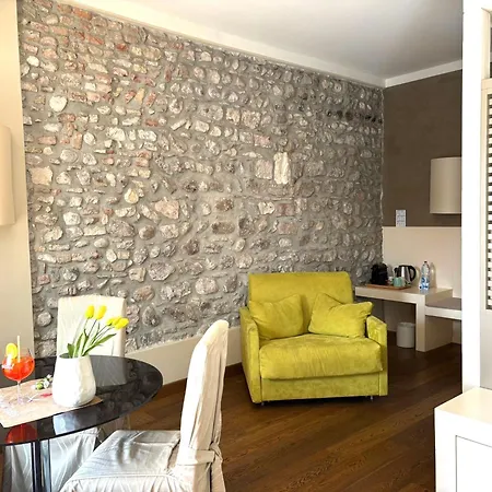 Oreste Suite-2