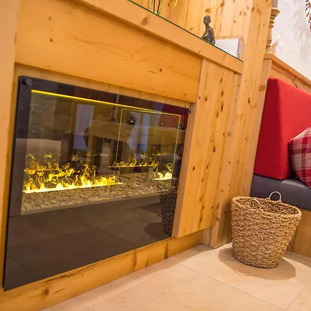 Hotel Garni Haus Tyrol-3
