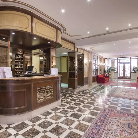 Hotel Amadeus-3