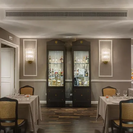 Plaza Hotel Lucchesi-3
