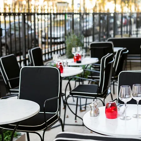 Hotel Montaigne-3