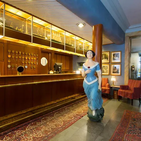 Lady Hamilton Hotel-3