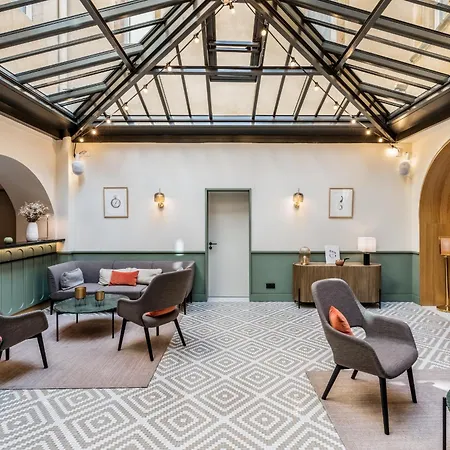 Le Phenix Hotel-2