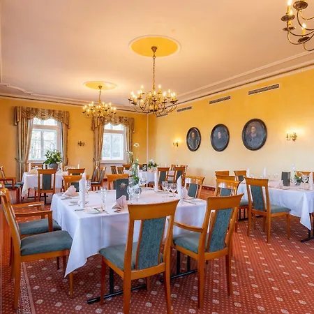 TOP Jagdschloss Hotel Niederwald-2
