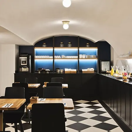New Hotel Lafayette-2