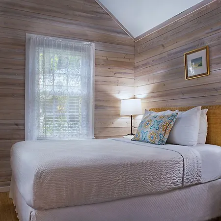 Island City House-2