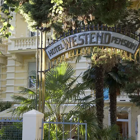 Hotel Villa Westend-3