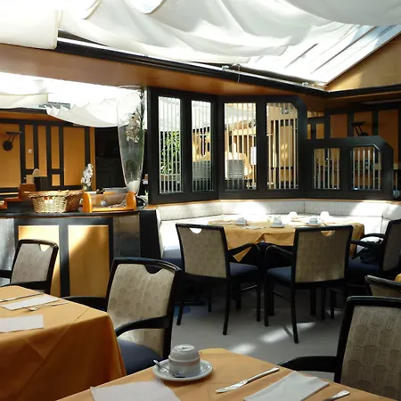 Avenue Hotel-3