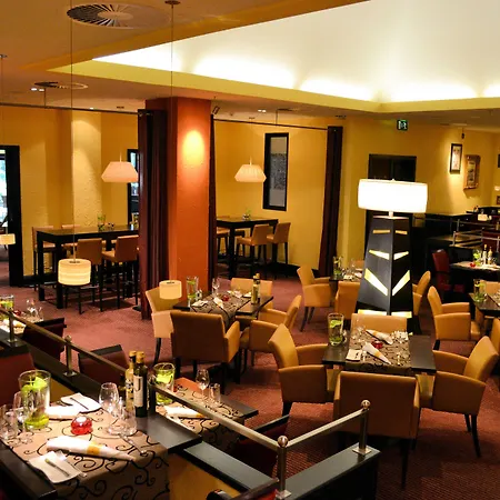 Courtyard by Marriott Düsseldorf Seestern-3
