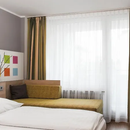 Business&Budget Hotel Tessin-2