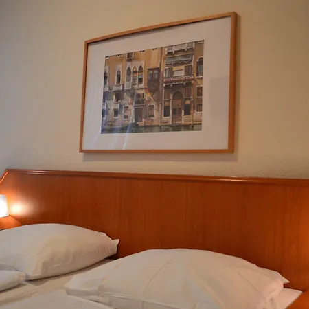 Hotel Mercedes/Centrum-3