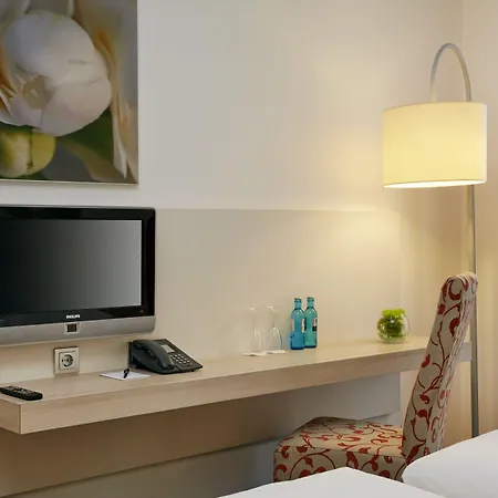 H+ Hotel München-3