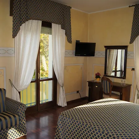 Hotel Lugana Parco Al Lago-3