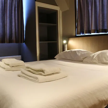 Blossoms City Hotel-2