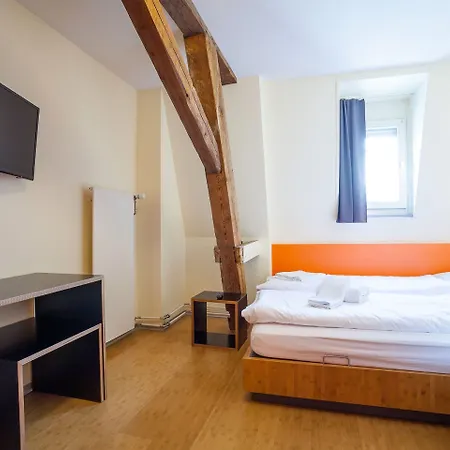 Easyhotel Basel - Self Service And Self Check-In-3