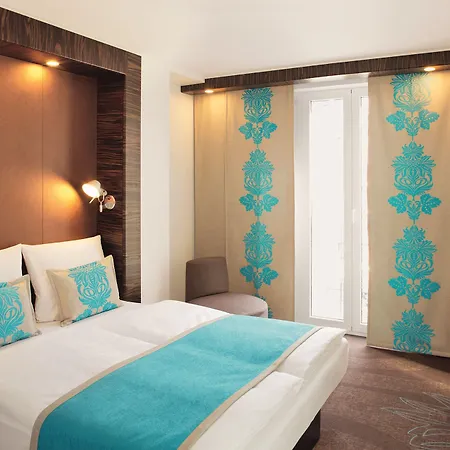 Motel One Hamburg Airport-3