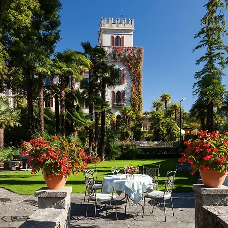 Hotel Castello Seeschloss, lake&pool castle-2