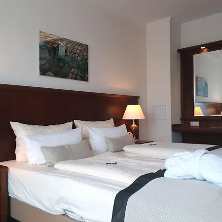 Hotel Hanseatischer Hof-3