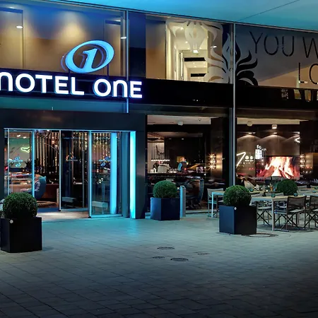 Motel One Hamburg am Michel-3