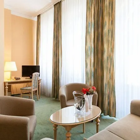 Hotel Villa Auguste Viktoria-3